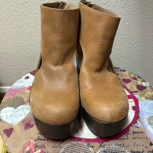 Free People clogs ✨ - Picture 2 of 6